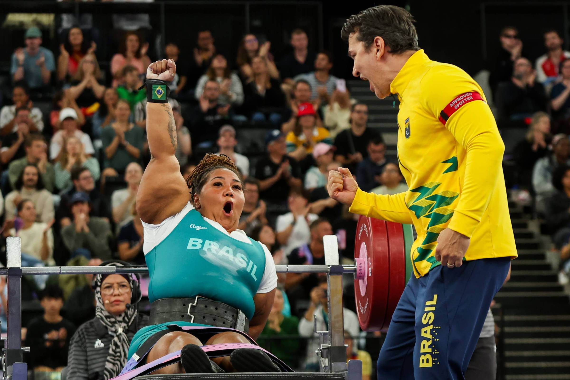En la foto: Tayana Madeiros, de Para Powerlifting de Brasil, celebrando que además de conseguir medalla de oro, hizo record.