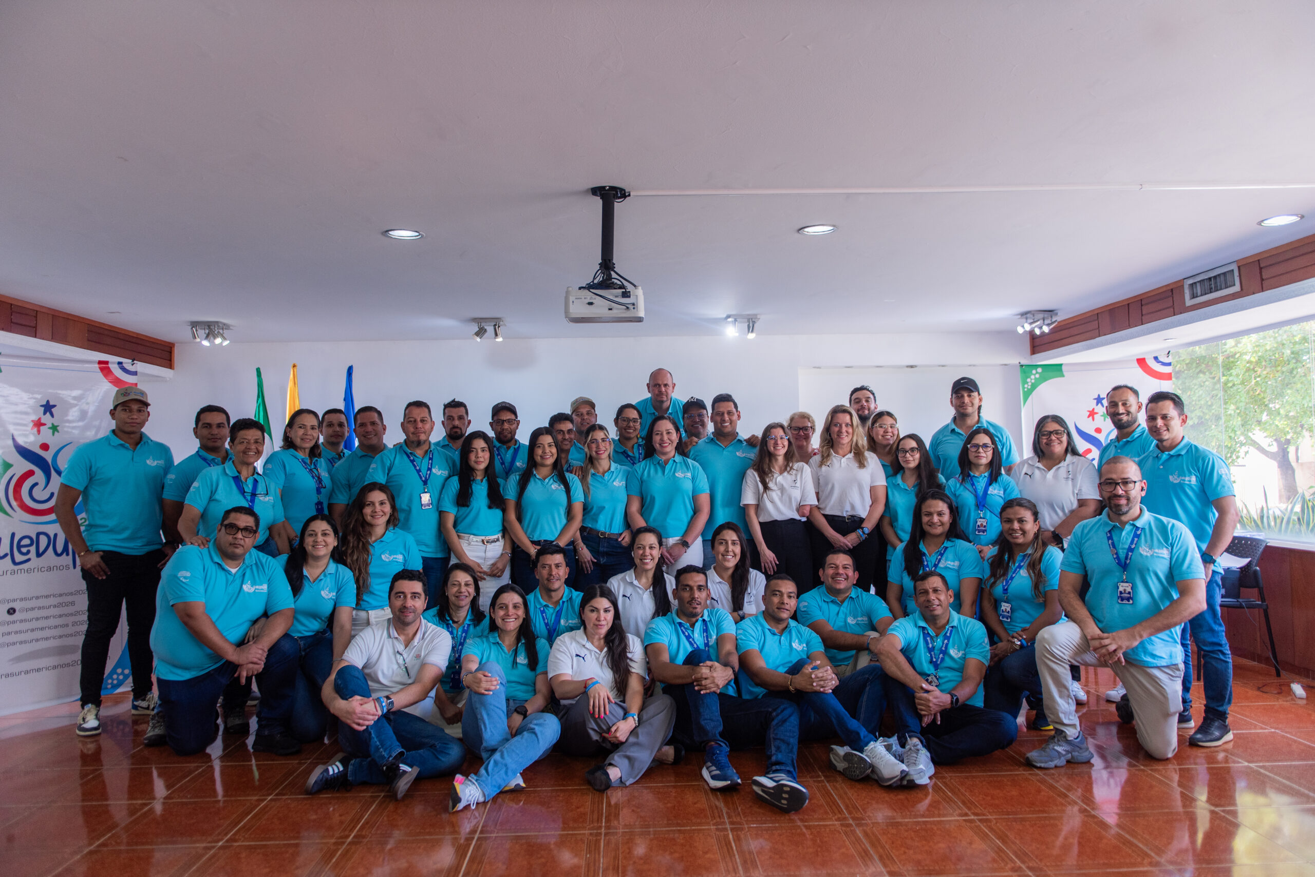 En la foto: el comité organizador de Valledupar junto al Staff AmPC.