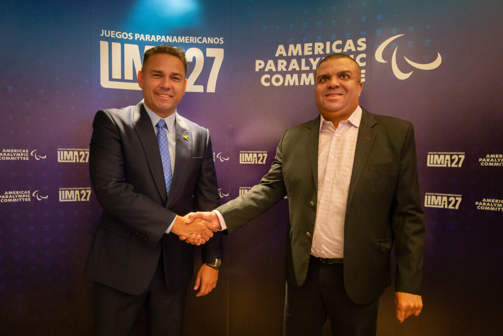 En la foto el representante del IPD y el Presidente del AmPC, Julio César Ávila Sarria.