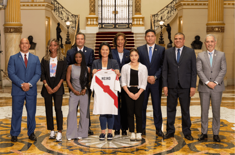 Presidenta Keiko Fujimori recibe al AmPC en la cuenta regresiva hacia Lima 2027